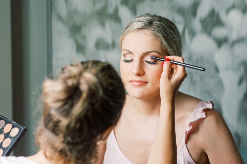 How to Simply Determine Your Wedding Day Hair and Makeup Schedule